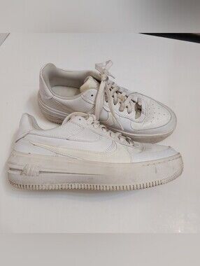 Nike Women's White Low-Top Leather Sneakers